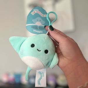maggie stingray squishmallow clip
